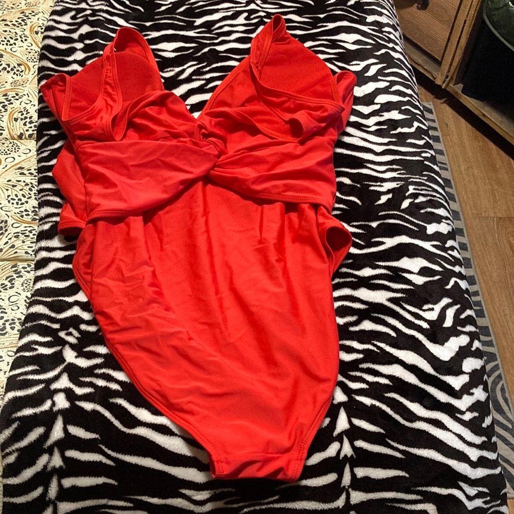 Stylish Red One-Piece Swimsuit - Picture 3 of 5